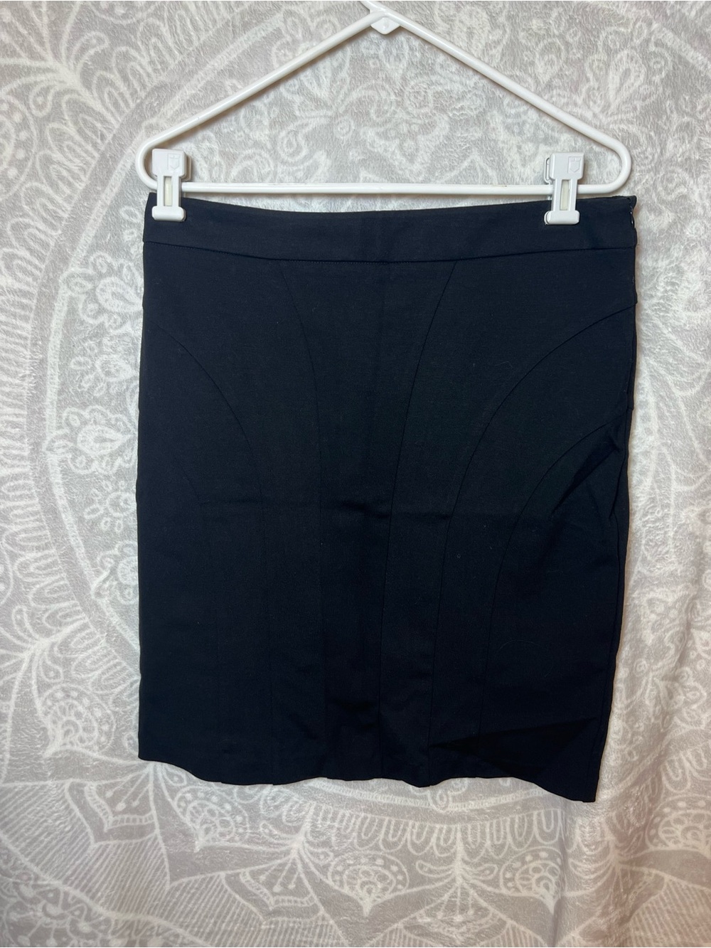 Kenar Black Fitted Pencil Skirt